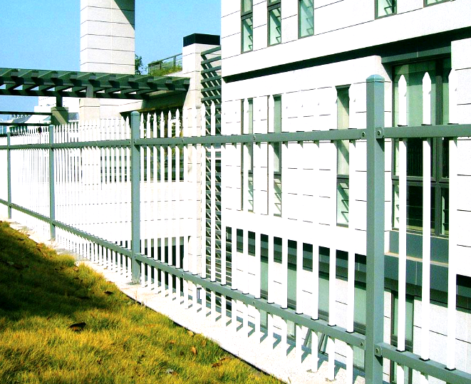 锌钢庭院护栏的安装方法